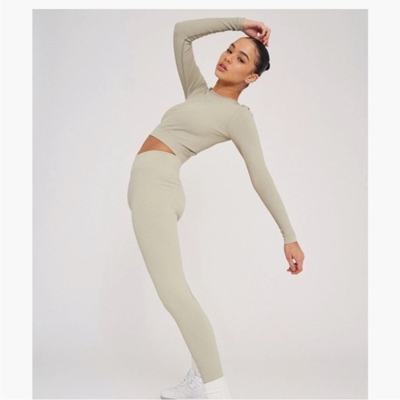 Adanola Rib Long Sleeve Crop Top - Picture 9 of 11
